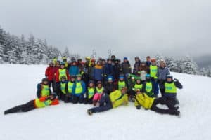 Campgruppe im Schnee