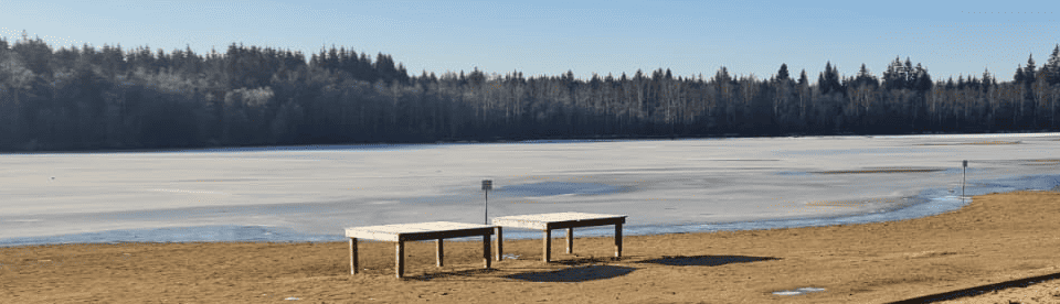 zugefrorener See