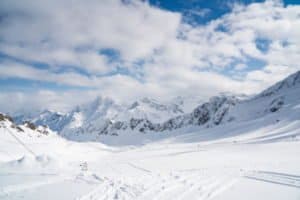 Panoramablick auf Berge im Skiurlaub in Graubünden 