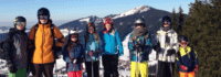 Skigruppe vor Berg