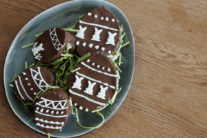 Osterkekse bei einer Skifreizeit Osterferien