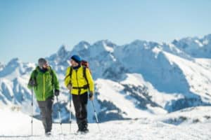 Zwei Wanderer im Schnee