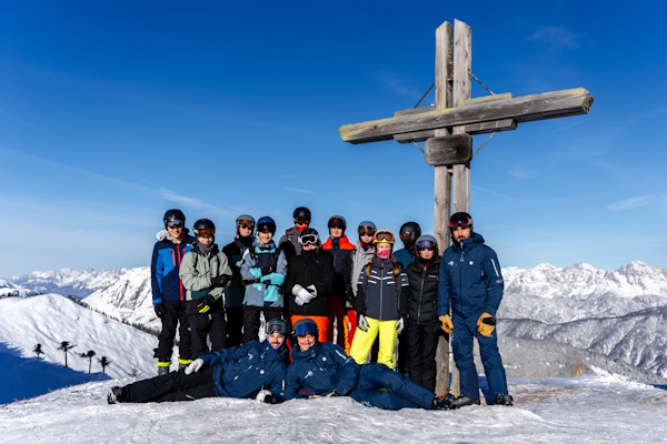 Jugendliche im Wintercamp in Saalbach