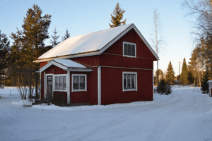 Schwedenhaus im Schnee